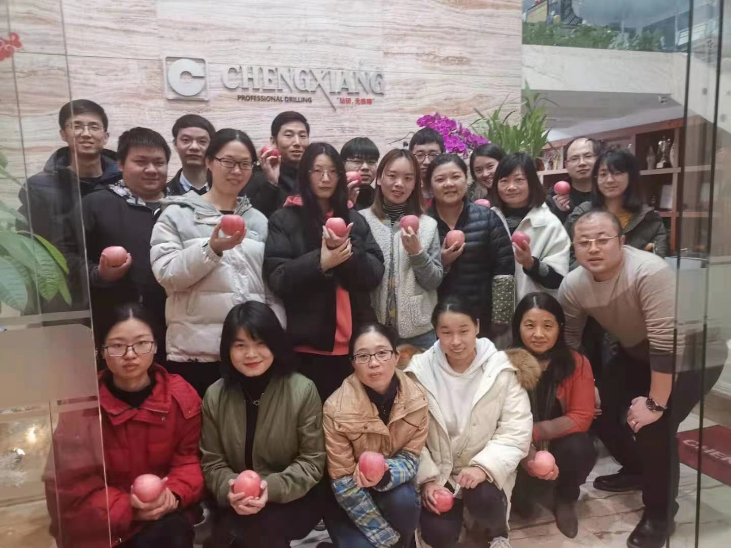 風(fēng)勁帆滿圖新志，砥礪奮進正此時